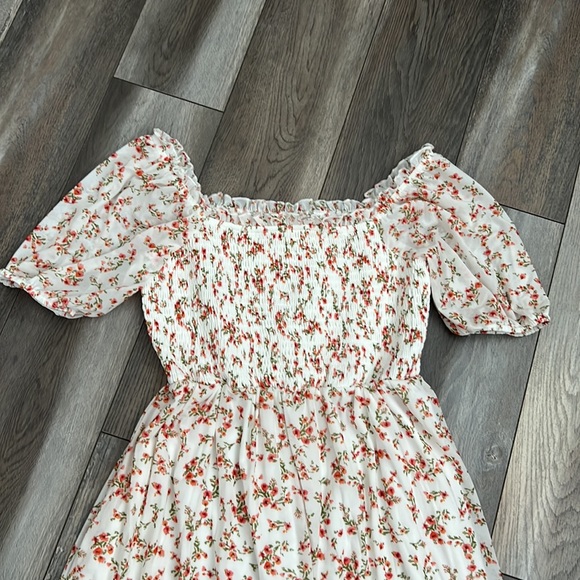 Dress - Picture 3 of 4